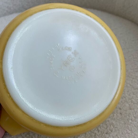 Vintage Pyrex Yellow Small 1Q 1 Quart Casserole 743 - Picture 6 of 8